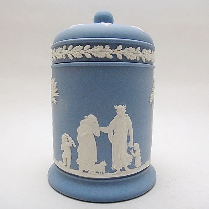 【拾年之路】 英國製Wedgwood淺藍色碧玉浮雕茶葉罐/置物罐(免運)