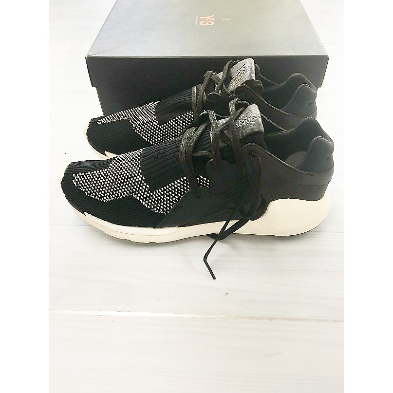 Y3 boost hotsell qr knit