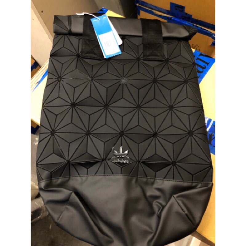 ADIDAS三宅一生 全新貨 菱形大後背包 DH0100黑標款