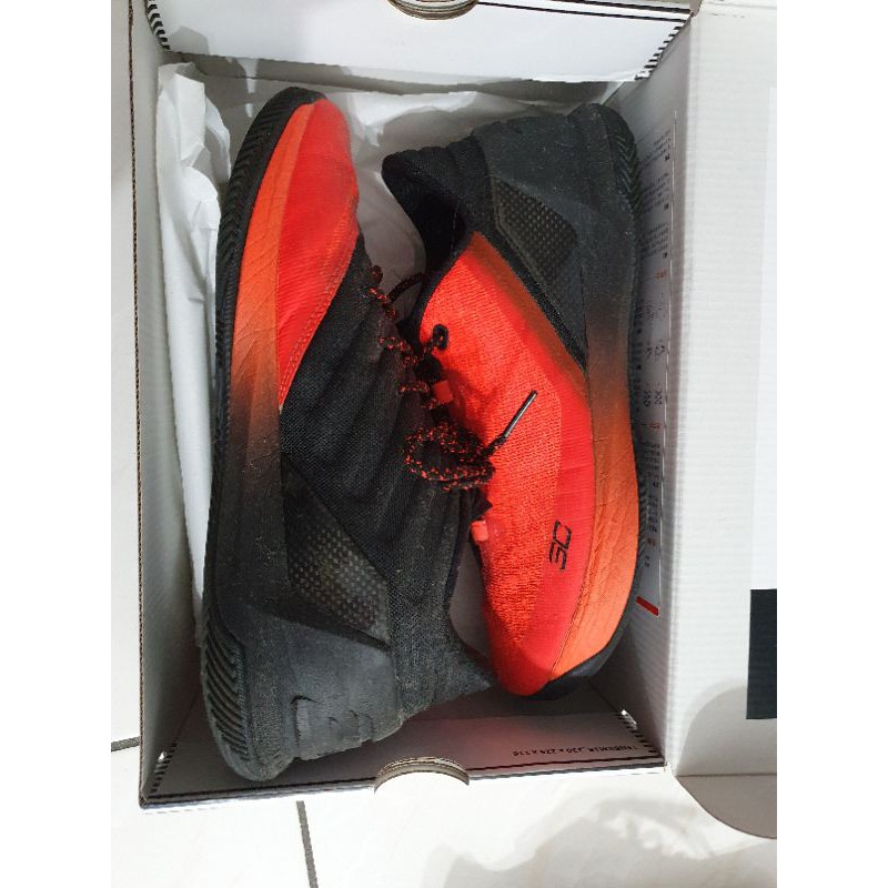 Curry 3 低筒 紅黑籃球鞋 9.5號