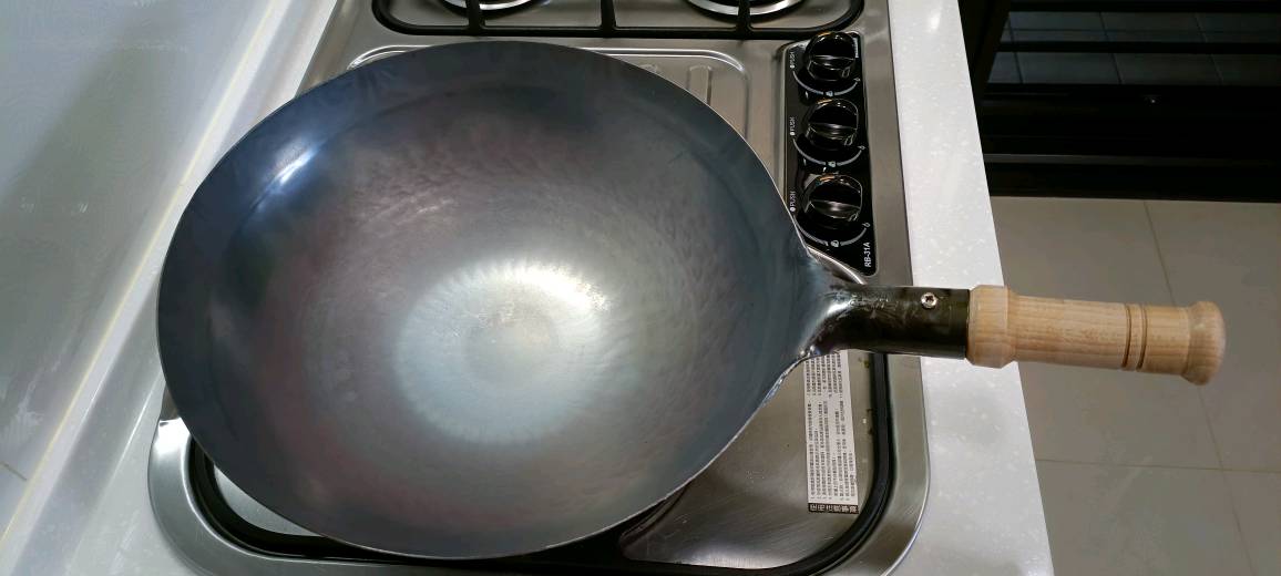 商い 山田 鉄 打出 広東鍋 39cm 取手溶接仕様1.2mm厚 <br> 山田工業所 鉄打出中華鍋(広東鍋) 39cm(板厚1.2mm)/プロも愛用する中華鍋 鉄製中華鍋 両手中華鍋 国産中華鍋 チャイナパン 017002004