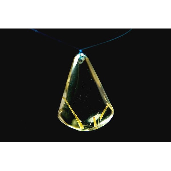 [Disk水晶][激光全美]頂級磨工-板黃金鈦晶三角扇形墜M-22(高31寬22厚8mm)