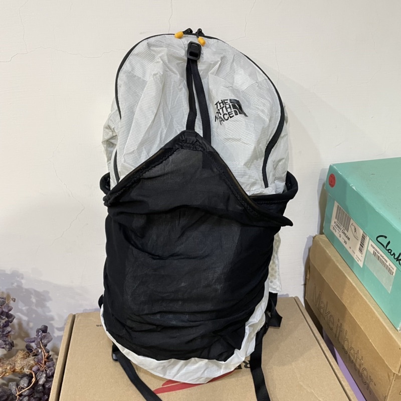 現貨 the north face 17L 公升 輕量 登山包 單日包 單攻包 登山背包 健行 爬山 攻頂包