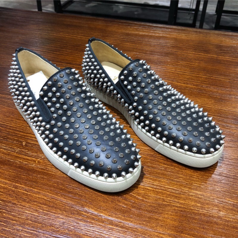 Christian Louboutin 黑色鉚釘便鞋 EU43號(無鞋盒)