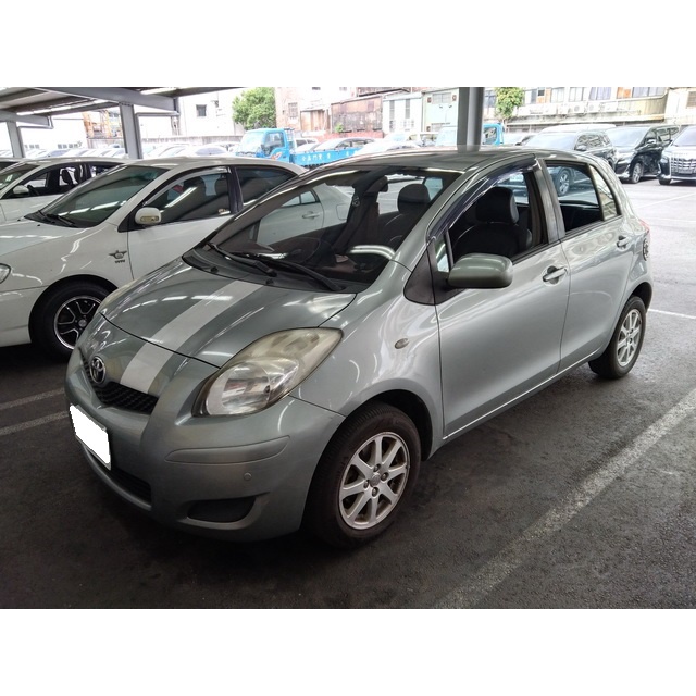 【只賣好車】2013 Toyota Yaris，1.5cc 跑22萬6，市區通勤代步，好開好養絕對首選！！