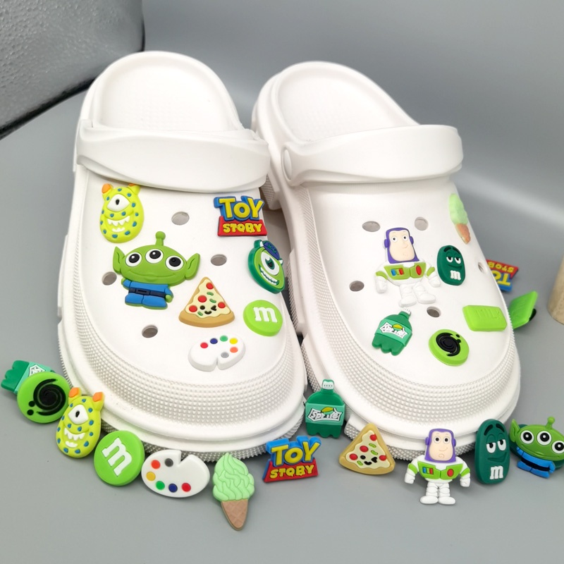 12 件裝涼鞋配件適用於 Crocs 玩具總動員低音燈年 DIY 鞋飾鞋扣