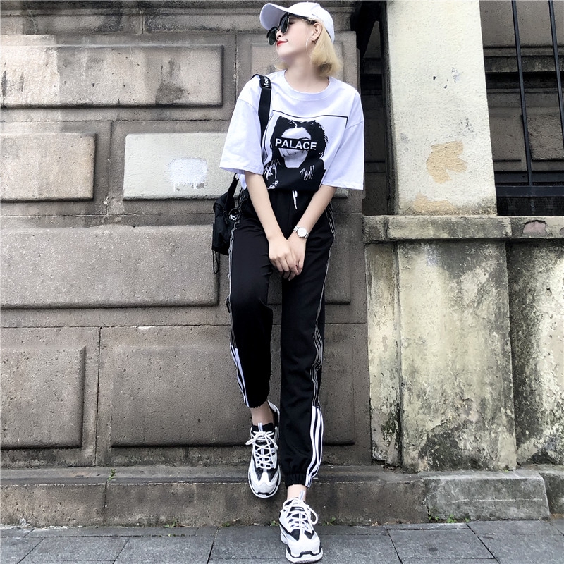 韓妞穿搭 限時出清 現貨の潮流街頭嘻哈女生韓國ins網紅時尚印花t恤 九分褲兩件式套裝小心機學生休閒運動套裝