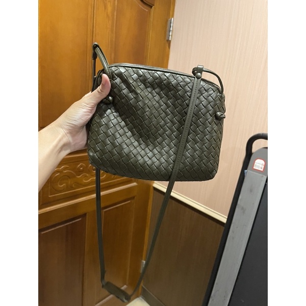 bottega veneta 墨綠色斜側背(最後降價