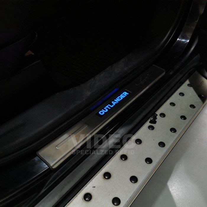 巨城汽車精品 三菱 2015 OUTLANDER LED 門檻 踏板 迎賓踏板 四片發光
