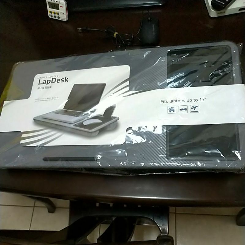全新【LapDesk】碳纖維膜 沙發軟墊 膝上型電腦桌 筆電桌 膝上桌 床邊電腦桌 懶人電腦桌