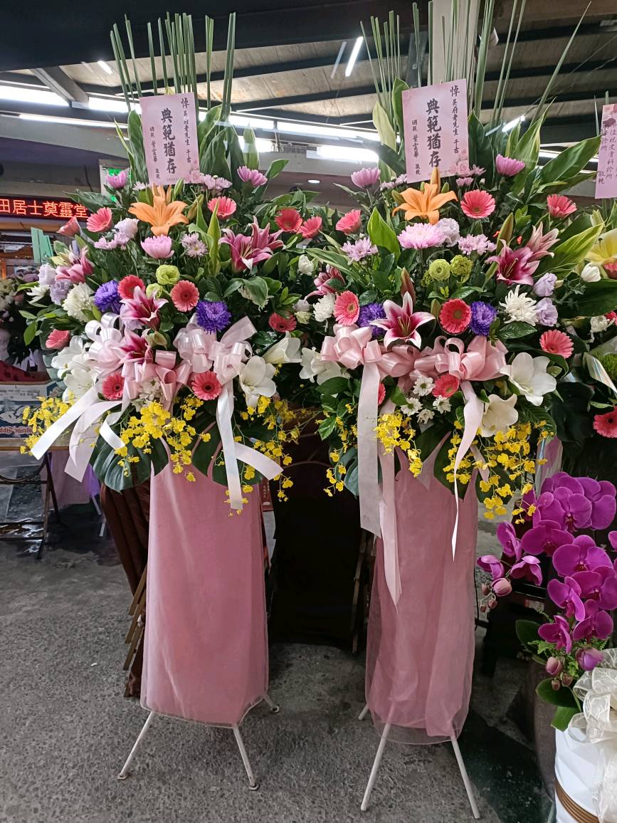 花堡花坊 弔唁花籃告別式花禮喪禮花籃高雄花籃屏東花籃高架西洋花籃 蝦皮購物