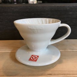 卡拉拉咖啡精品 日本 Hario V60 白色 陶瓷 圓錐 濾杯  ( 1~2杯用 ) / VDC-01W