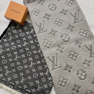 （售出）📢二手 冬天到了還買不到好看的圍巾嗎🧣Louis Vuitton LV經典滿版老花Logo羊毛針織圍巾 正品