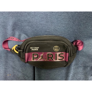 NIKE 腰包 JORDAN 黑紫 PARIS 英文LOGO 側背包 隨身包 (布魯克林) CW8013011-KR3