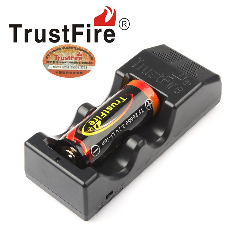 原裝Trustfire  3.0V- 3.7v鋰電池 1.5A大電流多功能充電器 18650 26650(不含電池)