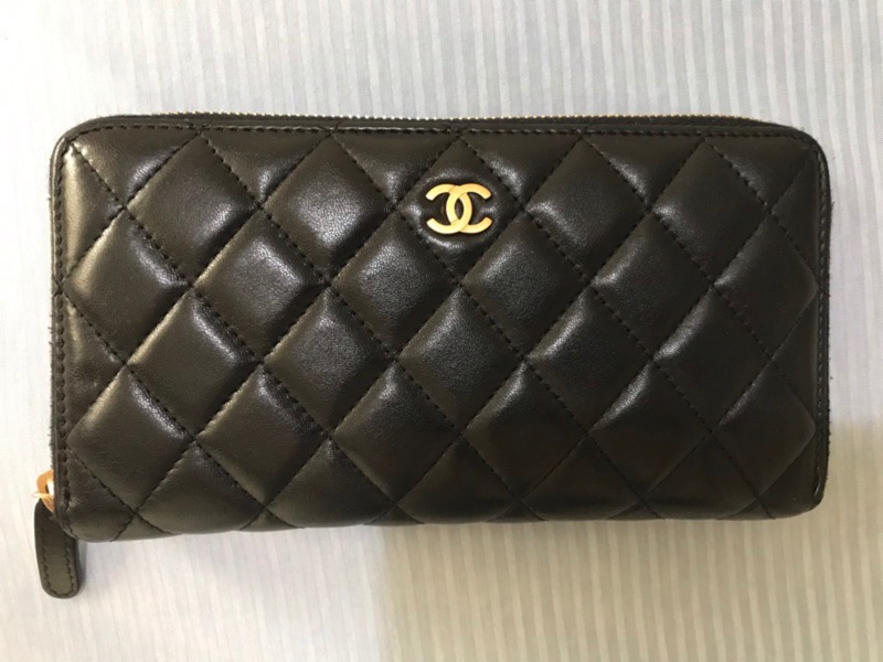 購於法國專櫃Chanel經典羊皮拉鍊長夾