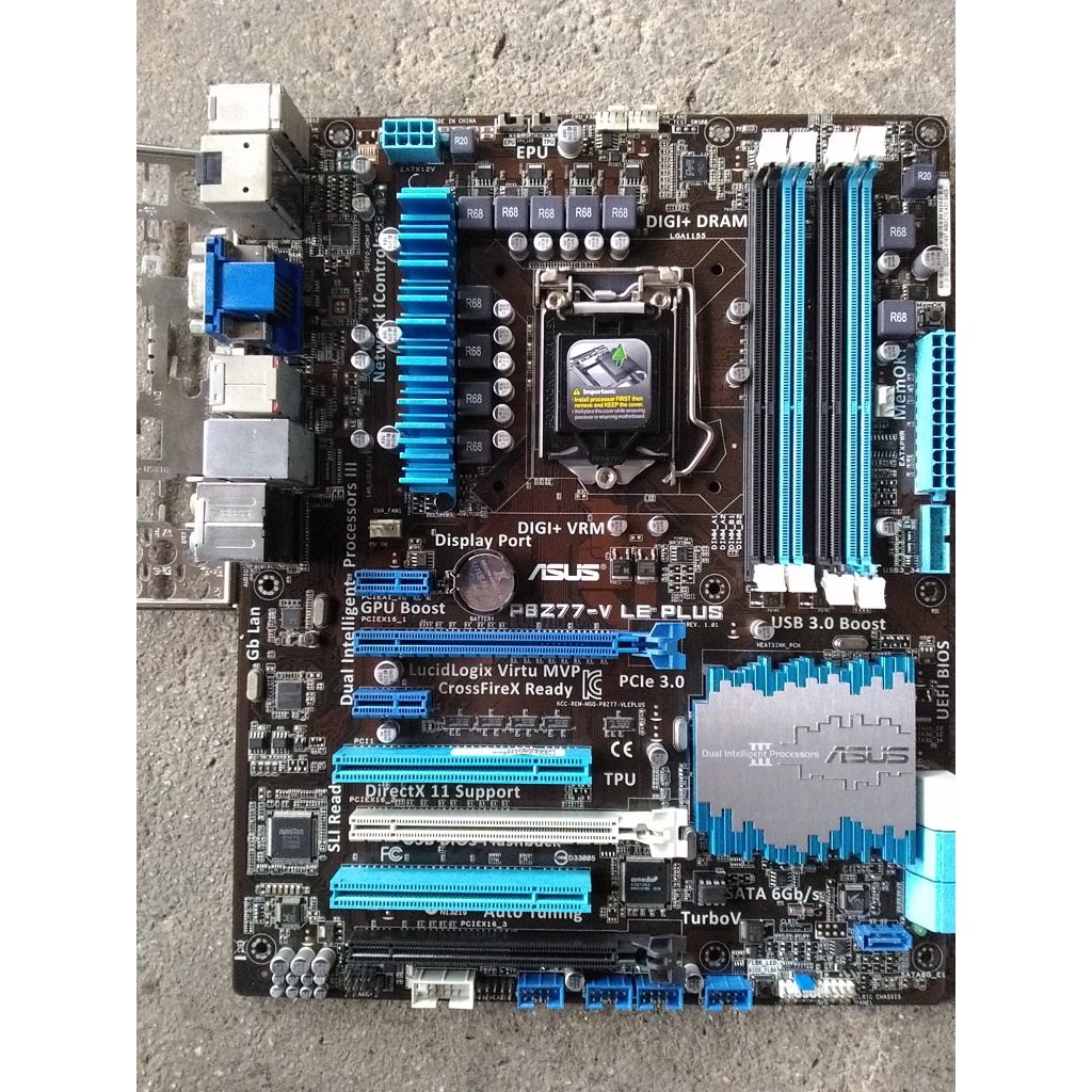 華碩 ASUS Z77 P8Z77-V LE PLUS LGA1155 腳位可超頻高階主機板 良品