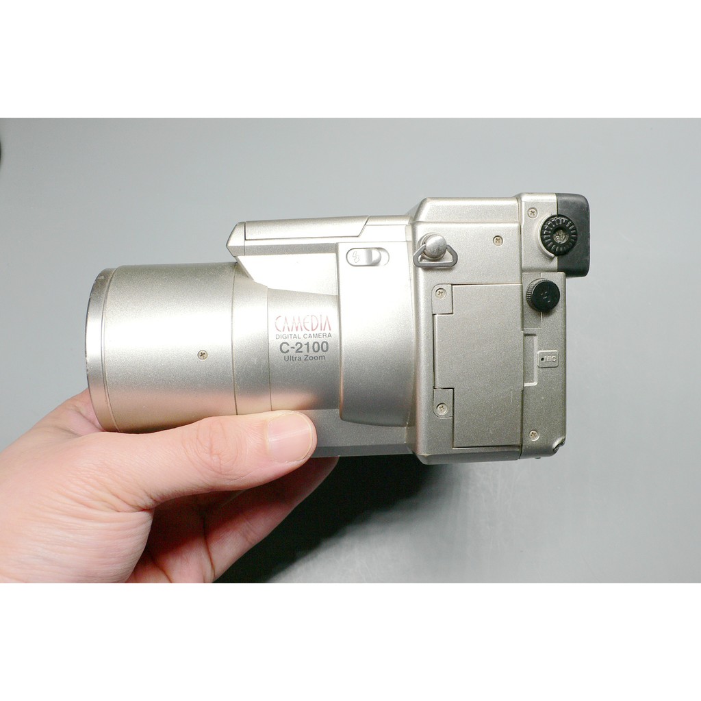 老數位相機>>OLYMPUS CAMEDIA C-2100 UZ (第一台光學防手振/ 10X變焦 