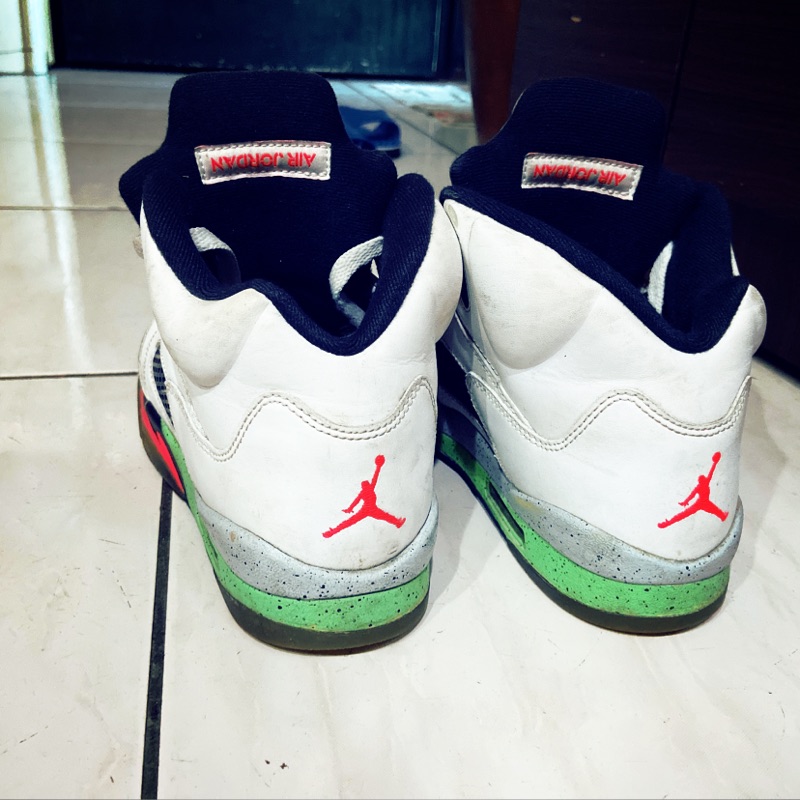 jordan retro 5 space jam