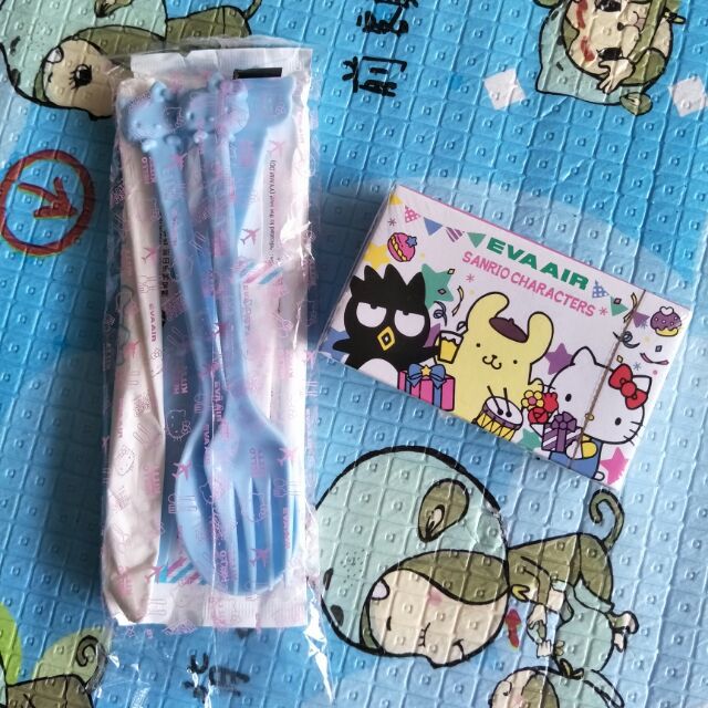 長榮航空Hello Kitty 彩繪機餐具+撲克牌