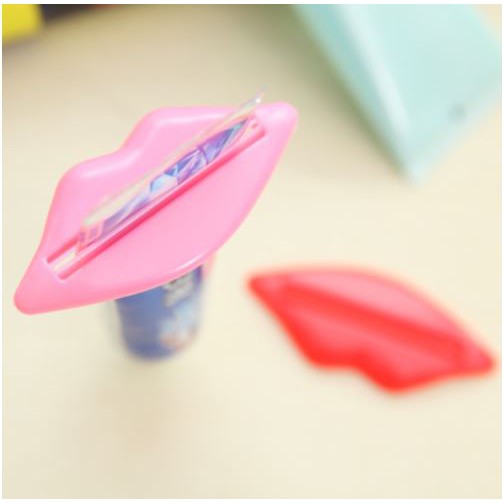 嘴唇造型 擠牙膏器 韓國化妝品洗面奶手動擠壓器 韓國懶人神器  洗面乳擠壓器