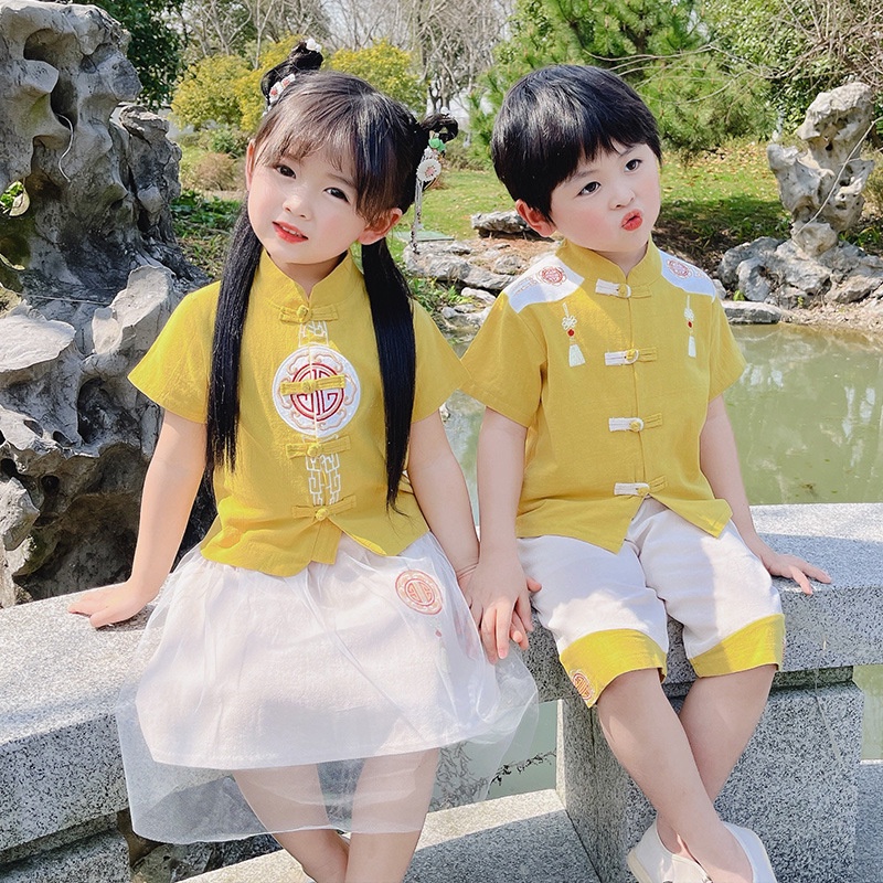 キッズ子供服 上下2点セット イギリス風 普通着学生服幼稚園服 女の子男の子 Tシャツパンツスカート 入学式発表会学園際 ダンス衣装 二枚 半額