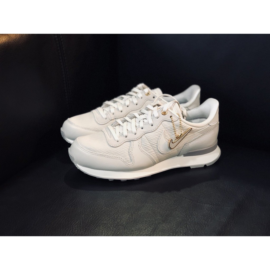 nike internationalist sd