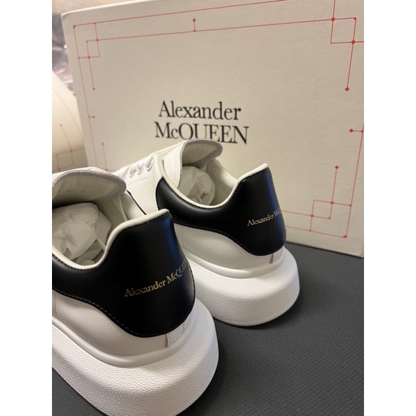 Alexander McQueen 黑尾小白鞋