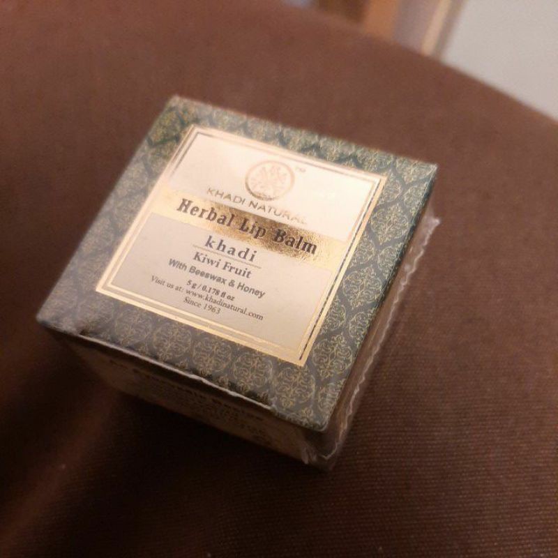 印度帶回頂級香氛品牌KHADI HERBAL LIP BALM護唇膏奇異果口味 超好用！用完去角質