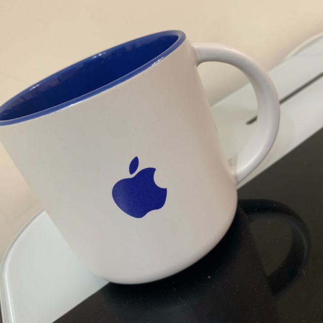 &lt;全新&gt;出清Apple 蘋果原廠  藍白撞色馬克杯