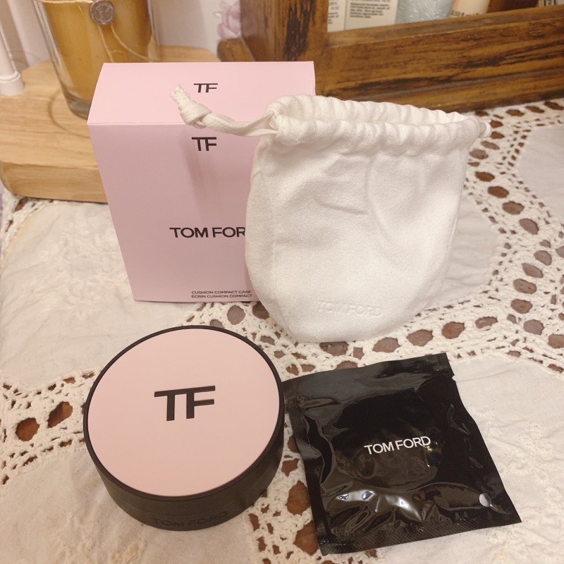 Tom Ford 氣墊粉餅(1/1上市限量新款粉盒；金氣墊色號0.4Rose柔焦玫瑰)