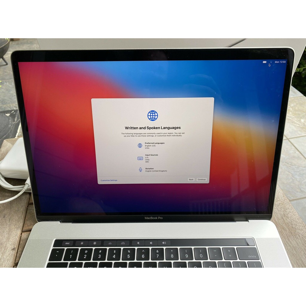 MacBook pro 15吋 Mid 2017 i7 16GB 記憶體 2TB SSD 內存 頂規，4GB 獨顯