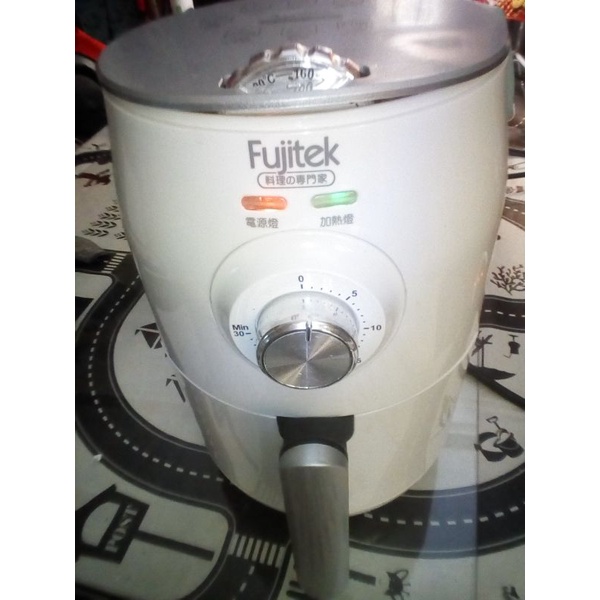 日本 Fujitek 富士電通智慧型氣炸鍋2公升款 FTD-A01 宵夜神器 少油健康 2019年制 少用出售

