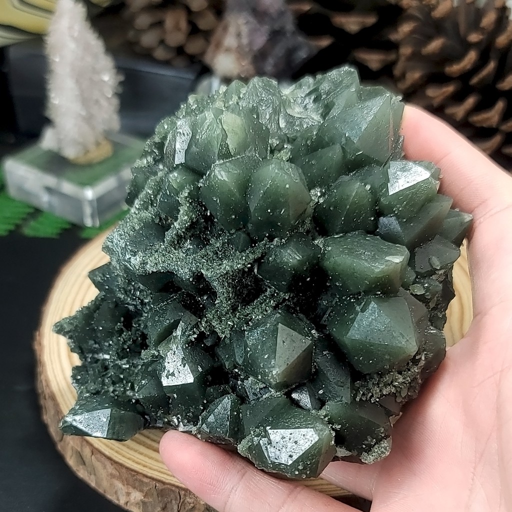 ．艾莉希亞寶石水晶．28內蒙古綠水晶 Prasem Quartz 內蒙綠水晶 綠水晶簇 水晶簇 水晶柱