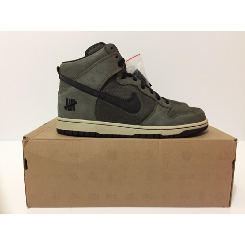 nike dunk x undefeated