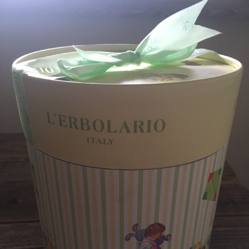 全新. L'ERBOLARIO蕾莉歐.寶寶圓桶彌月禮盒