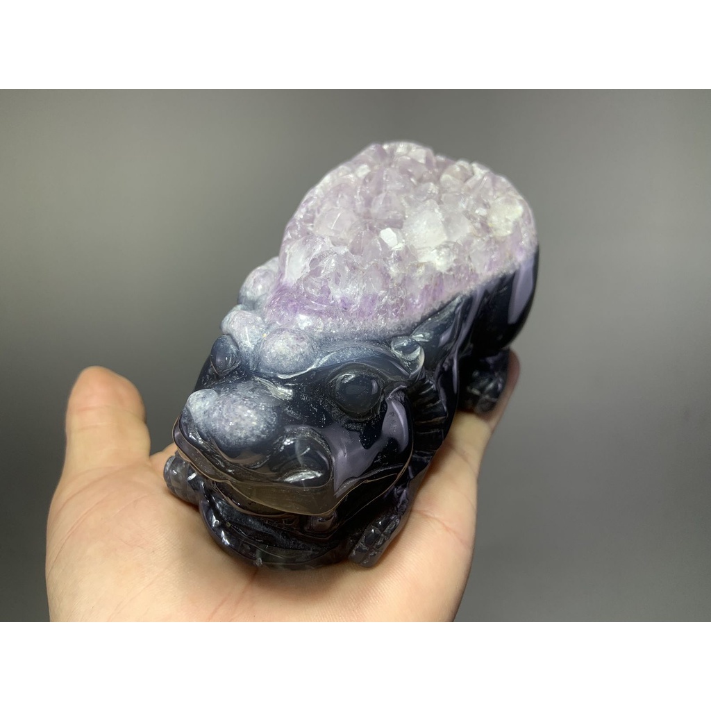 精選烏拉圭水晶【如意紫水晶貔貅】貔貅 豼貅 皮丘 皮休 貔休 手把件 招財小擺件 紫水晶雕件【L61】