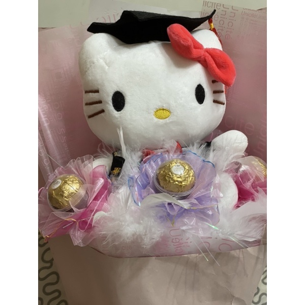 女兒畢業花束！hello  kitty 金莎二手畢業花束！金莎請自行放入！