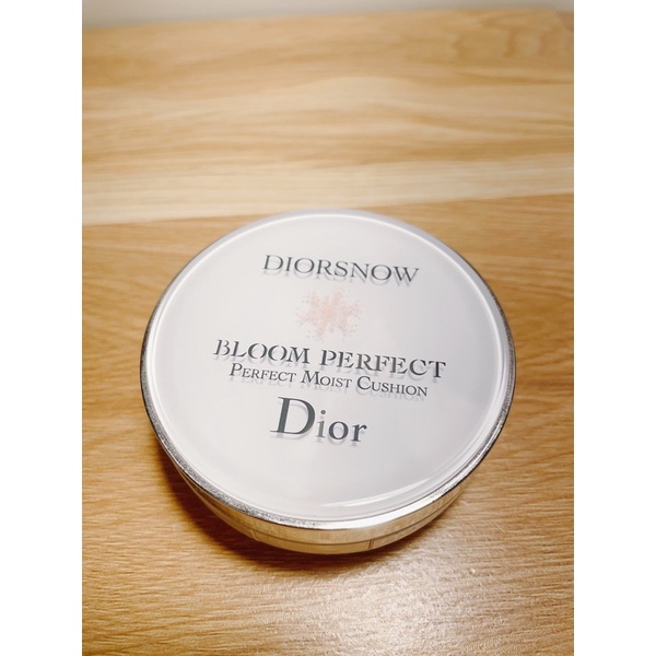 Dior 雪晶靈氣墊粉餅盒