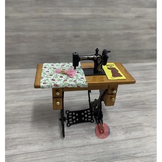 【快速出貨】小裁縫車模型/模擬迷你裁縫車/配件 模型/小裁縫機/玩具模型/質感縫紉機模型