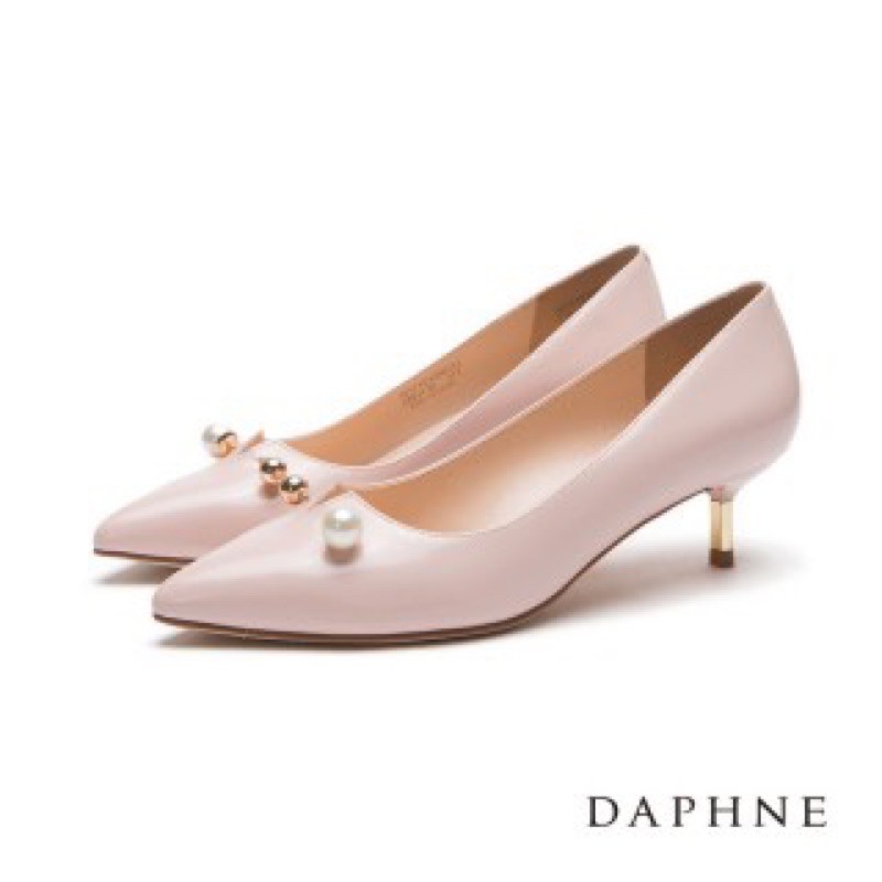 DAPHNE 達芙妮 珍珠串金屬中低根尖頭高跟鞋白色22號全新