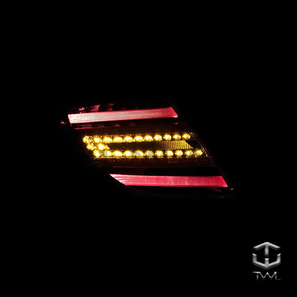 台灣之光 全新BENZ 11 12 13 14年W204後期原廠型紅白LED光柱尾燈後燈C180 C200 C250