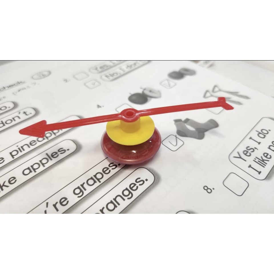 （10公分)無吸盤/吸盤2種 台灣現貨 兒童桌遊玩具旋轉指針卡紙塑膠遊戲 10公分#塑膠指針 #旋轉指針 #轉盤指針 #