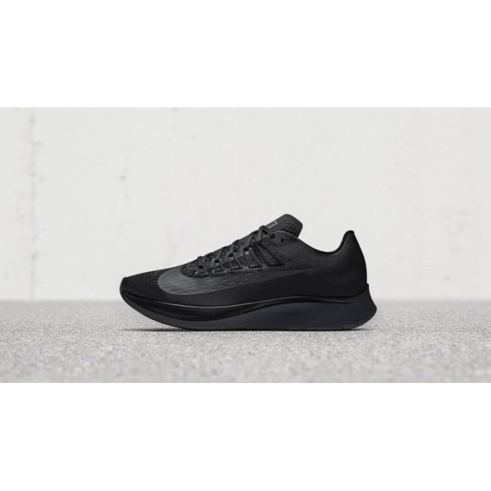 zoom fly triple white