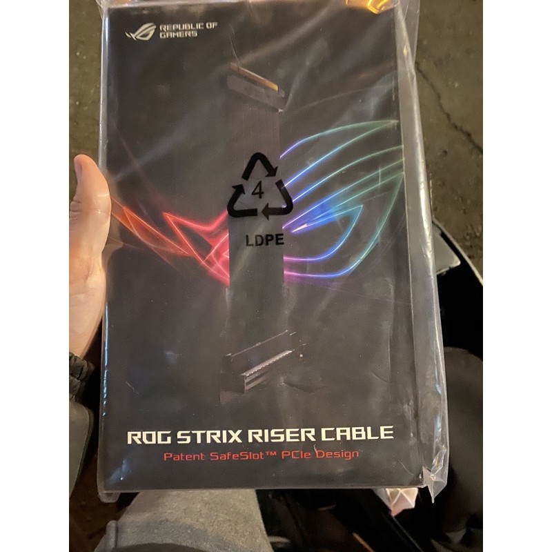 華碩Asus Rog strix riser cable 顯卡直立延長線(酷媽可考慮