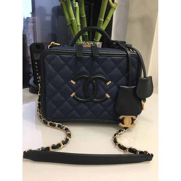 chanel vanity case 21