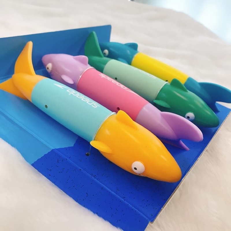 &lt;桑普小樣&gt; SPEEDO BABY SHARK 小鯊魚 水中造型玩具組-旋轉魚 浴缸玩具 寶寶玩具 滿月禮 兒童節禮物