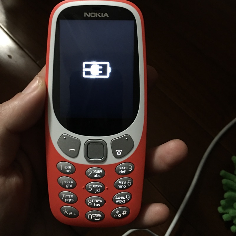 Nokia3310新版 賣給長輩用表孝心（盒子被長輩回收了 不建議的買家再下標 謝謝）