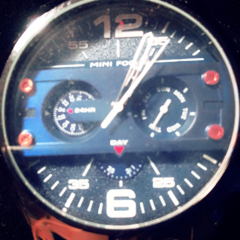 絕對可議價！ ！mini focus鋼帶三眼錶，香港潮流品牌，真三眼藍色皮錶帶，原價兩千八～現1500元，歡迎議價唷！