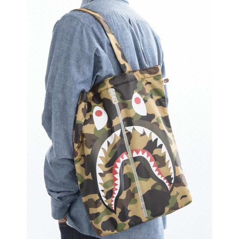 日本雜誌 Aape 猿人迷彩鯊魚夾帆布購物袋/手提袋